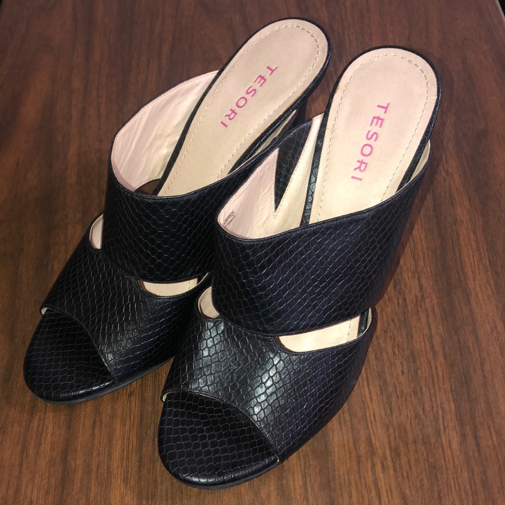 Tesori Black Leather skip on Heel size 8.5M